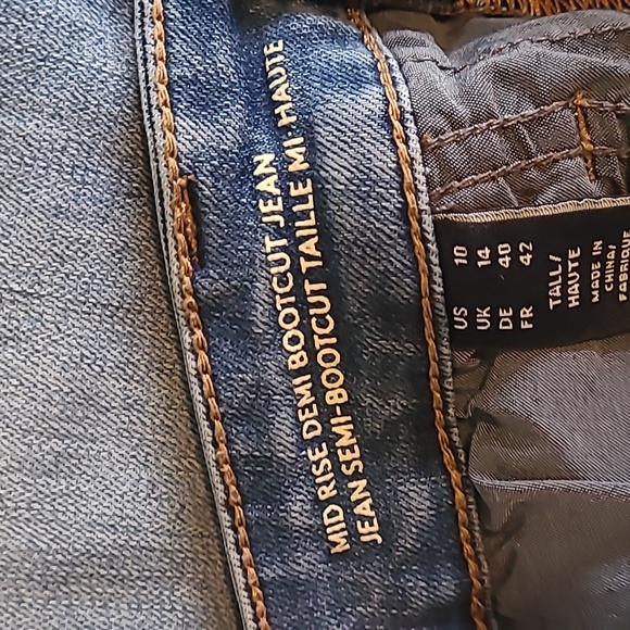 Land's End Mid Rise Demi Boot Cut Light Wash Denim Blue Jeans Size 10 - Picture 6 of 16